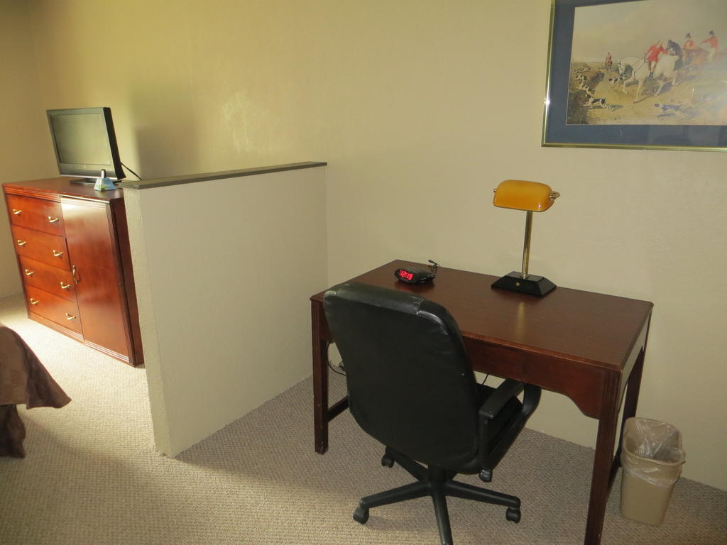 Americourt Hotel And Suites - Elizabethton Bagian luar foto
