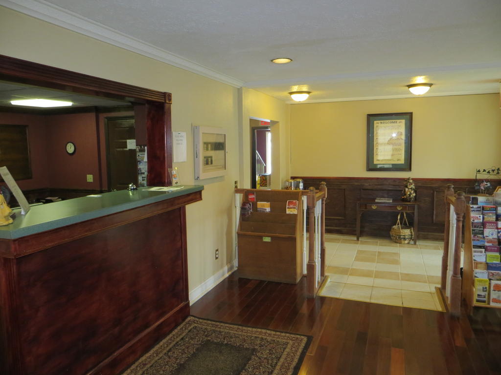 Americourt Hotel And Suites - Elizabethton Bagian luar foto
