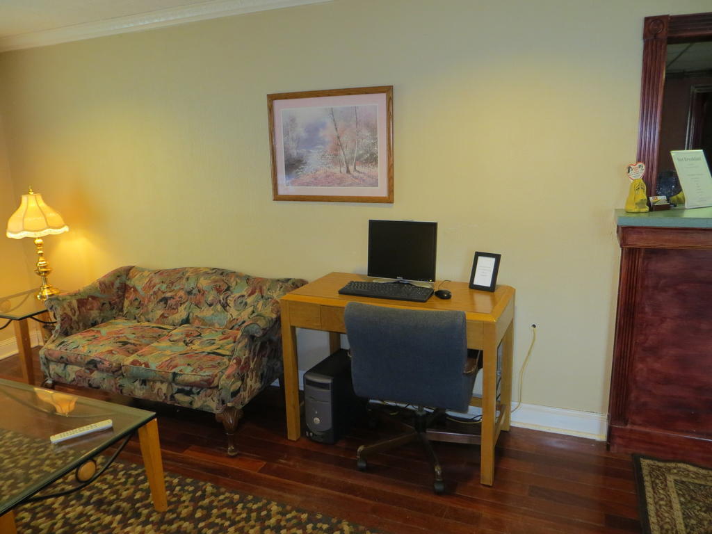 Americourt Hotel And Suites - Elizabethton Bagian luar foto