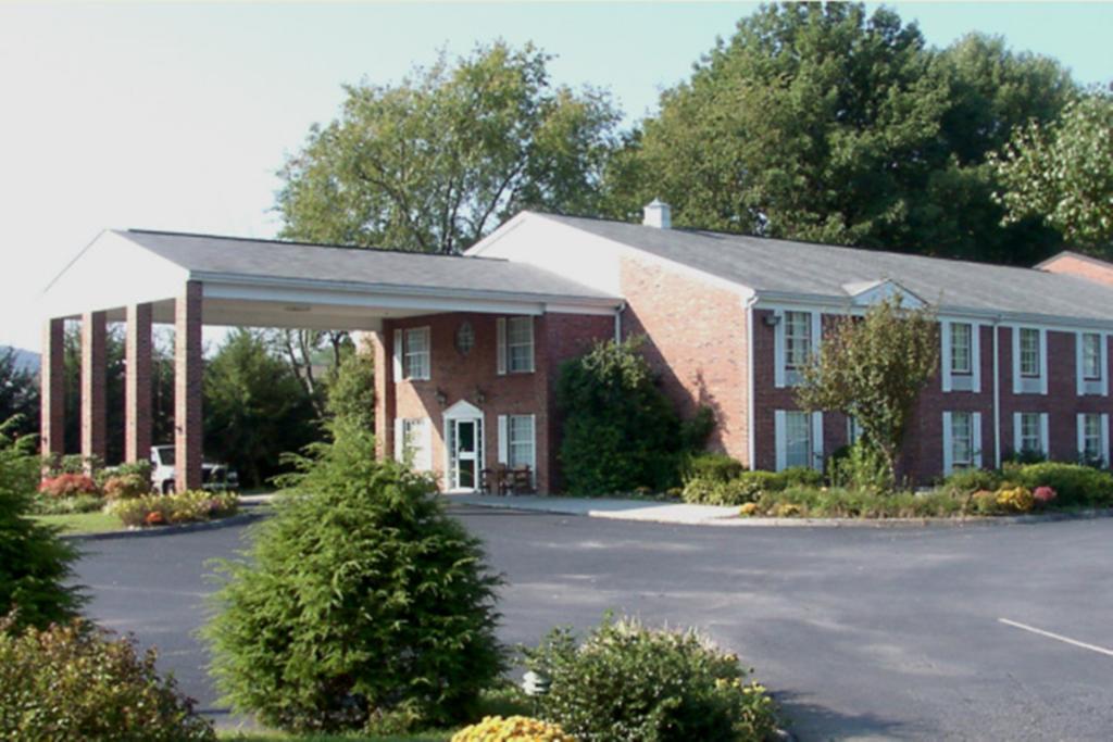 Americourt Hotel And Suites - Elizabethton Bagian luar foto