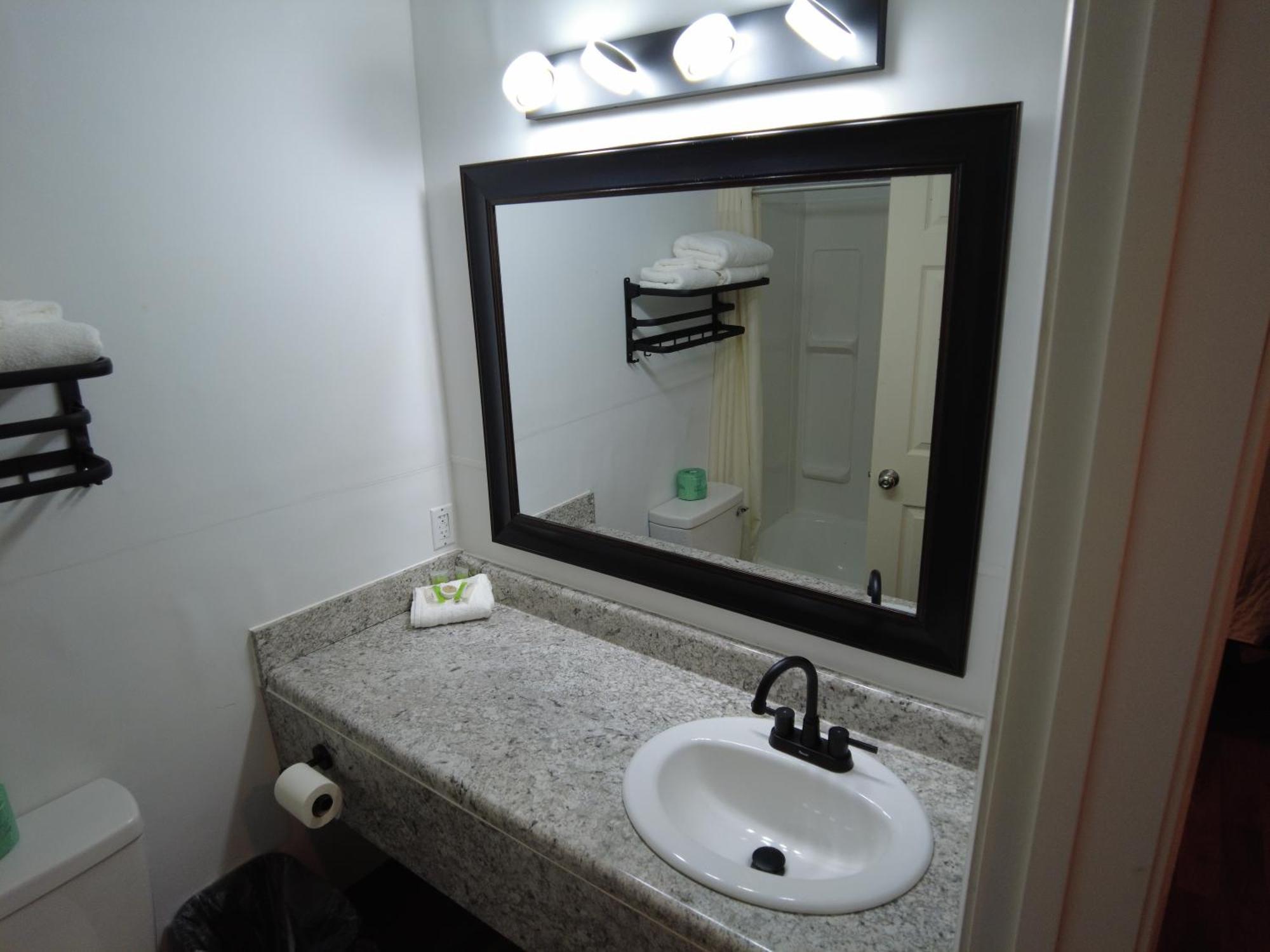 Americourt Hotel And Suites - Elizabethton Bagian luar foto