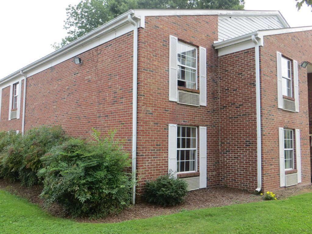 Americourt Hotel And Suites - Elizabethton Bagian luar foto